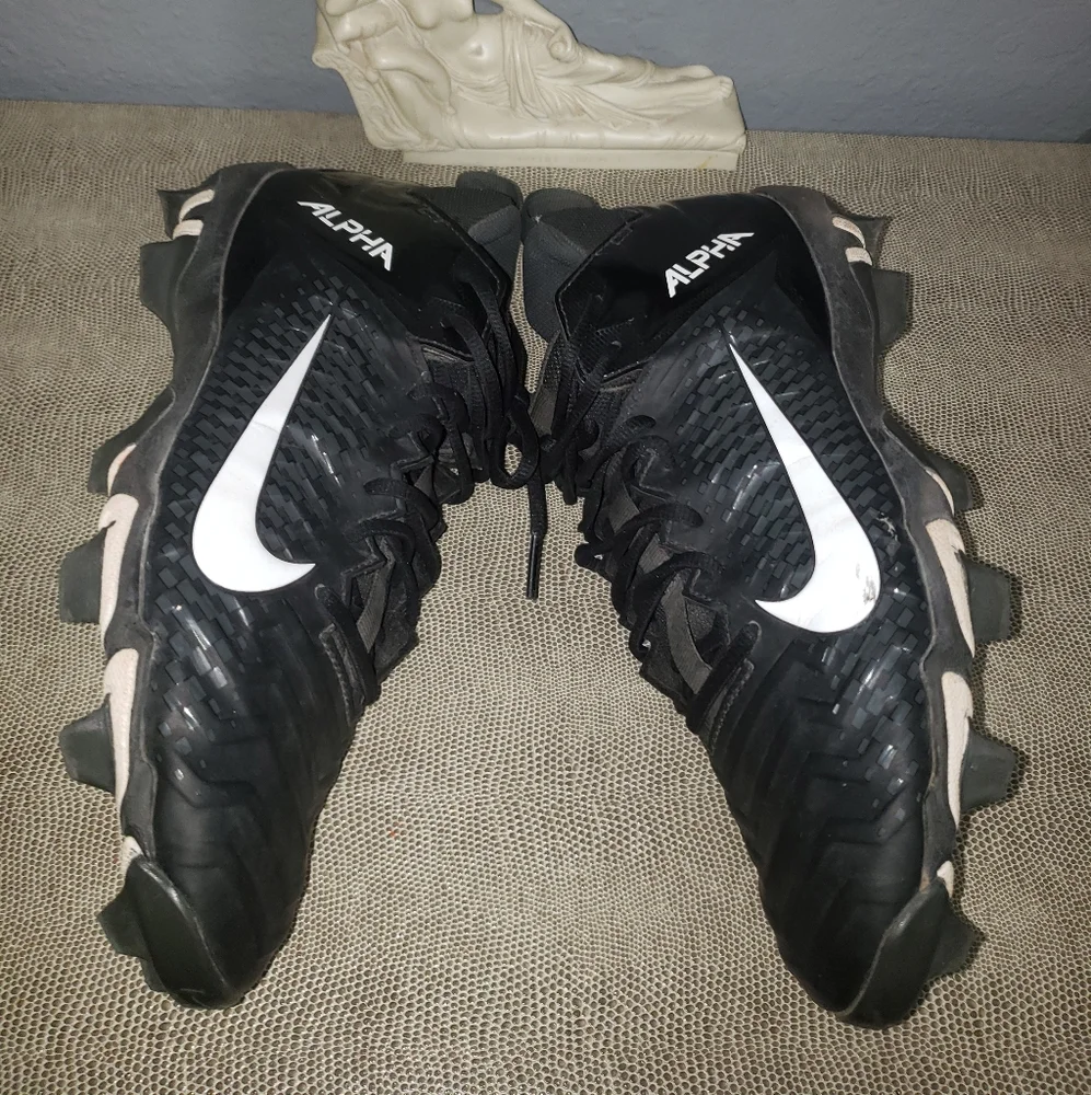 Nike Alpha Football Cleats Men's Size 9